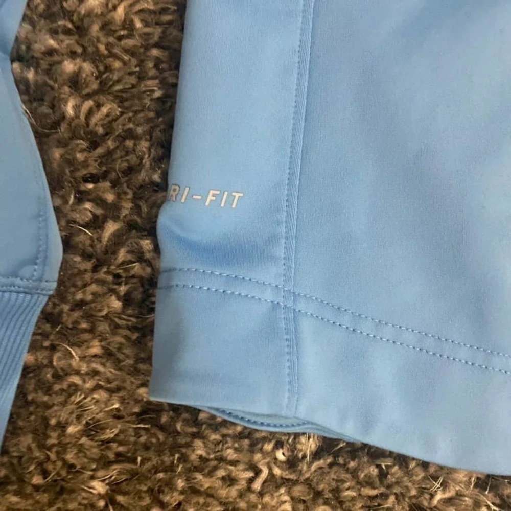 Nike Dri-Fit Hooded Quarter Zip Sweatshirt in Blue, Size M​​​​​​​​​